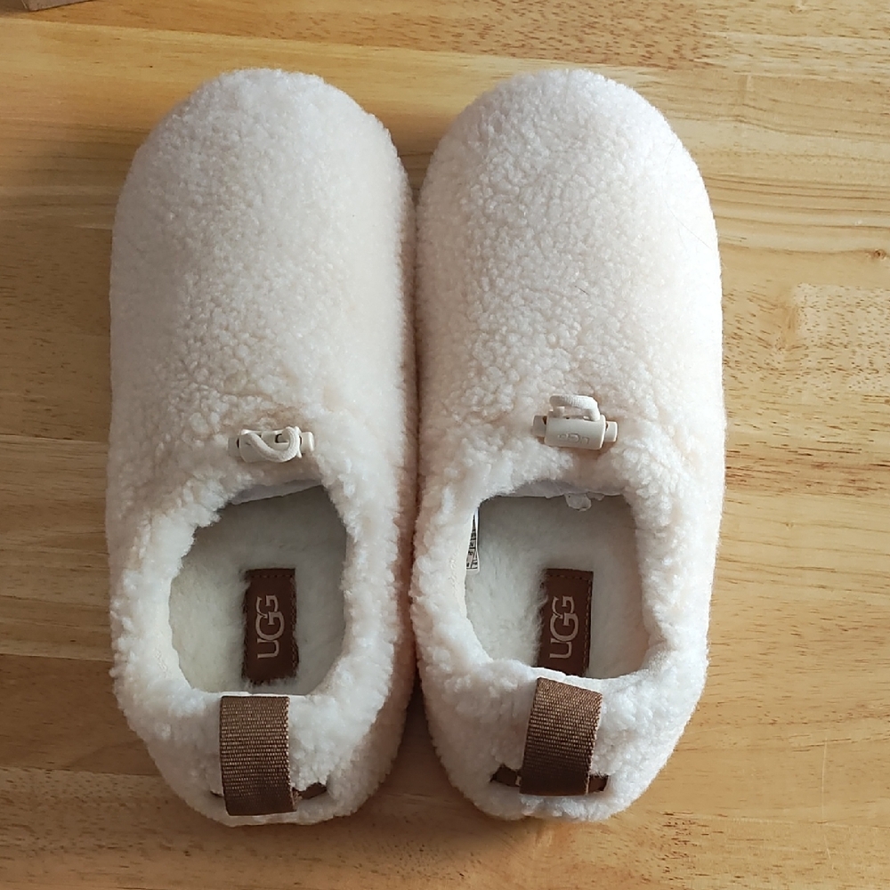 UGG Women's Cream Fleece Slippers